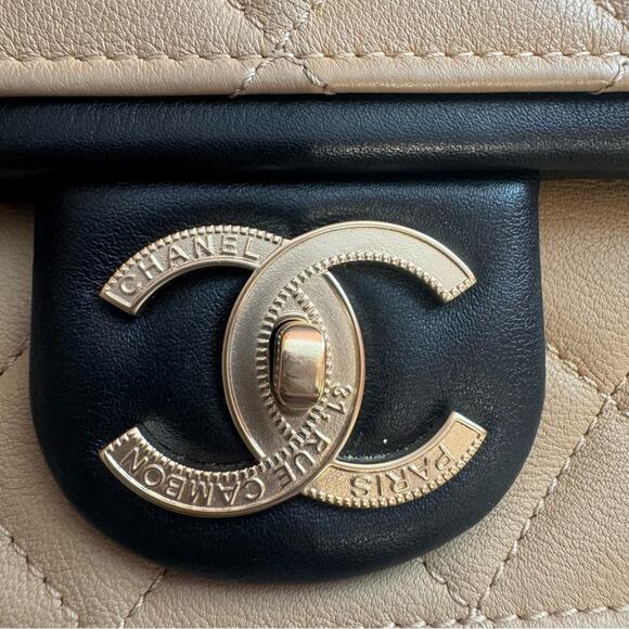 Chanel Graphic Flap Bag Quilted Calfskin Medium Black Beige Goldtone hardware - Picture 7 of 14